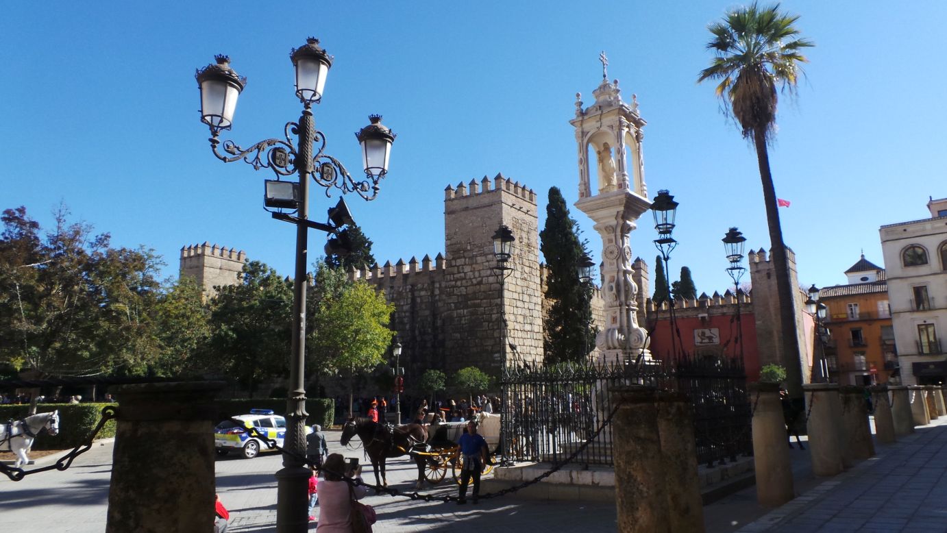 Puerta del los Leones, Sevilla